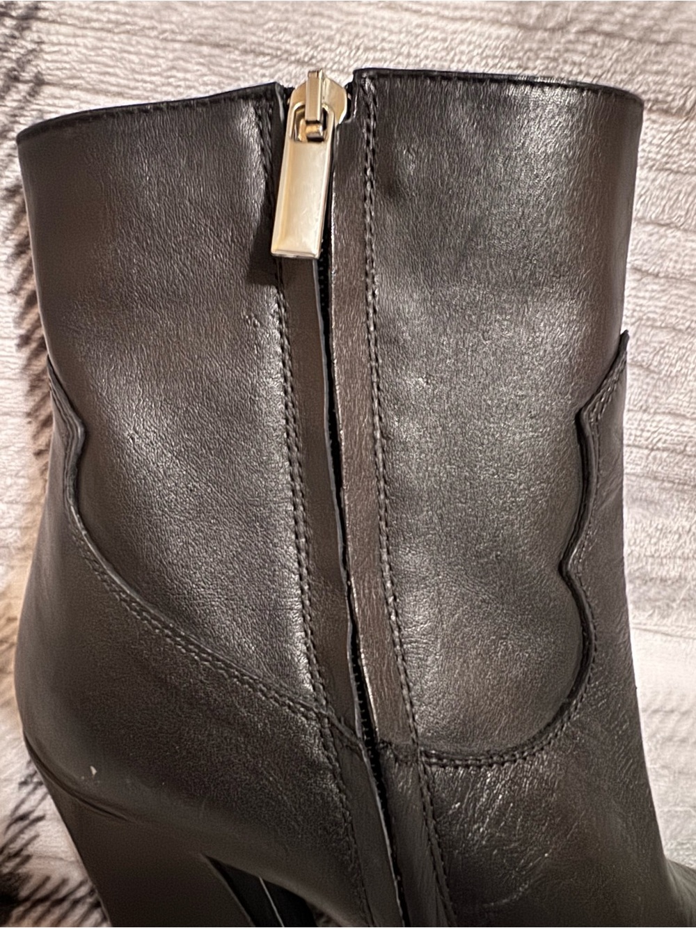 Steve Madden Black Leather Pointed Toe Ankle Boots Block Heel Zip size 8